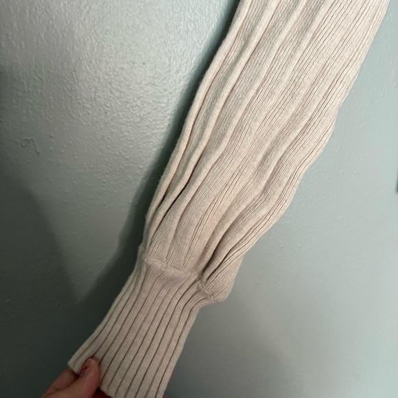 Aritzia Wilfred plunge front cardigan - Picture 4 of 7